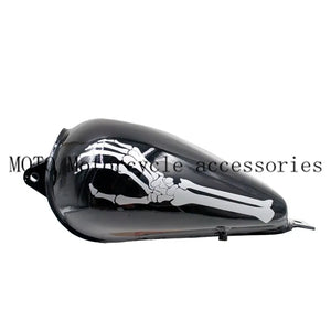 Autocollant main squelette sur réservoir de Harley - vue 3
