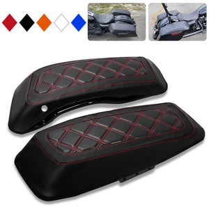 Housse de protection noire installée sur le couvercle d'une sacoche rigide Harley - vue 1