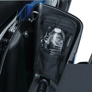 Kit de doublures textiles noires installées dans une sacoche rigide de moto - vue 2