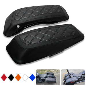 Housse de protection noire installée sur le couvercle d'une sacoche rigide Harley - vue 7