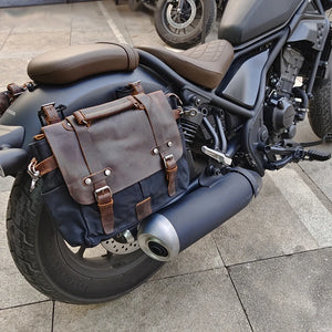 Sacoche cavalière rétro en toile façon cuir vert militaire pour moto - vue 1