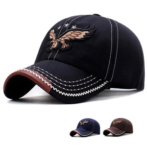 Casquette beige brodée d'un aigle, vue de face - vue 1