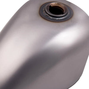 Réservoir d'essence en acier monté sur une Harley-Davidson Sportster style bobber - vue 6