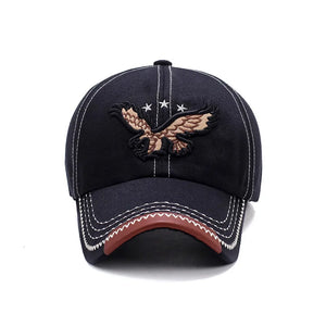 Casquette beige brodée d'un aigle, vue de face - vue 5
