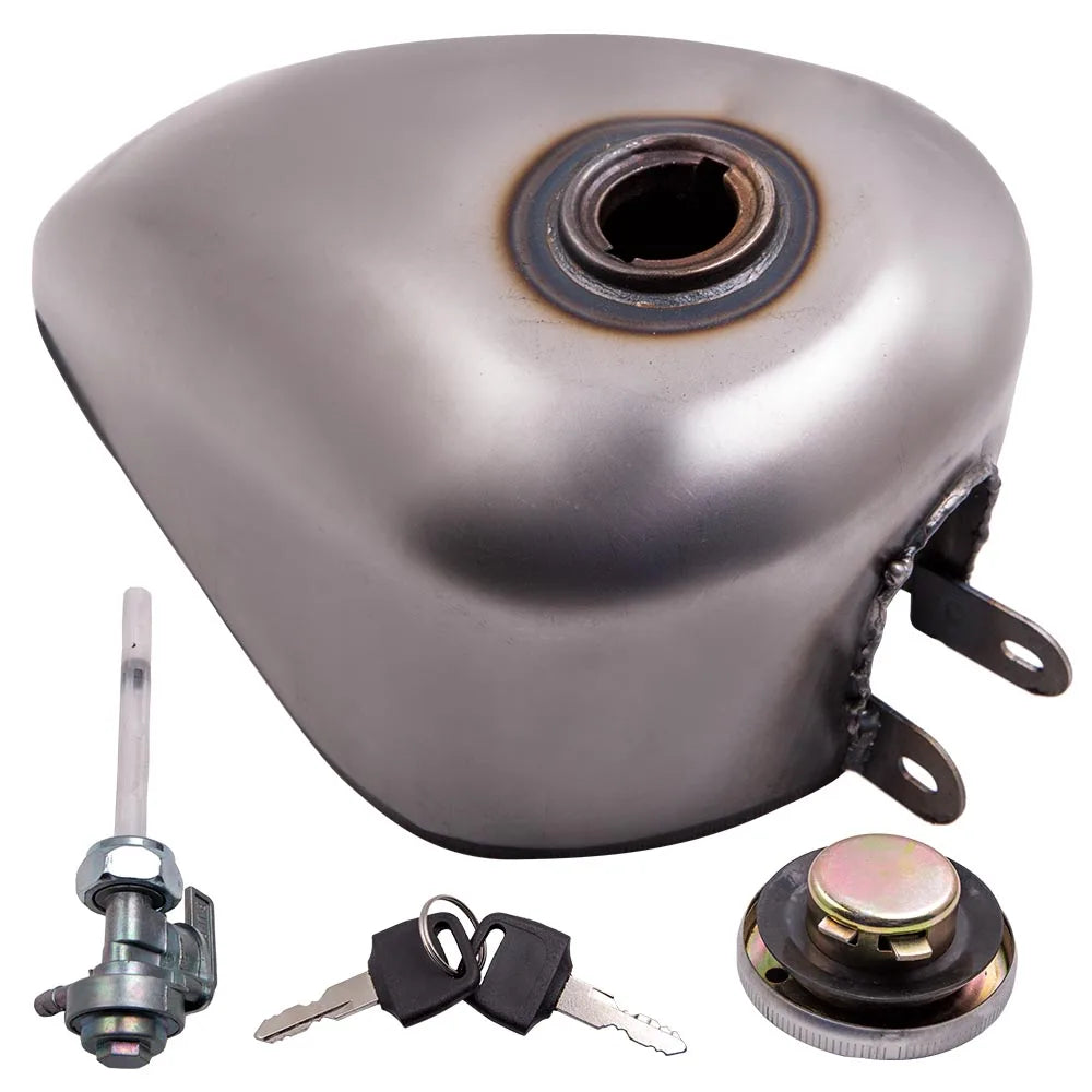 Réservoir d'essence en acier monté sur une Harley-Davidson Sportster style bobber - vue 2