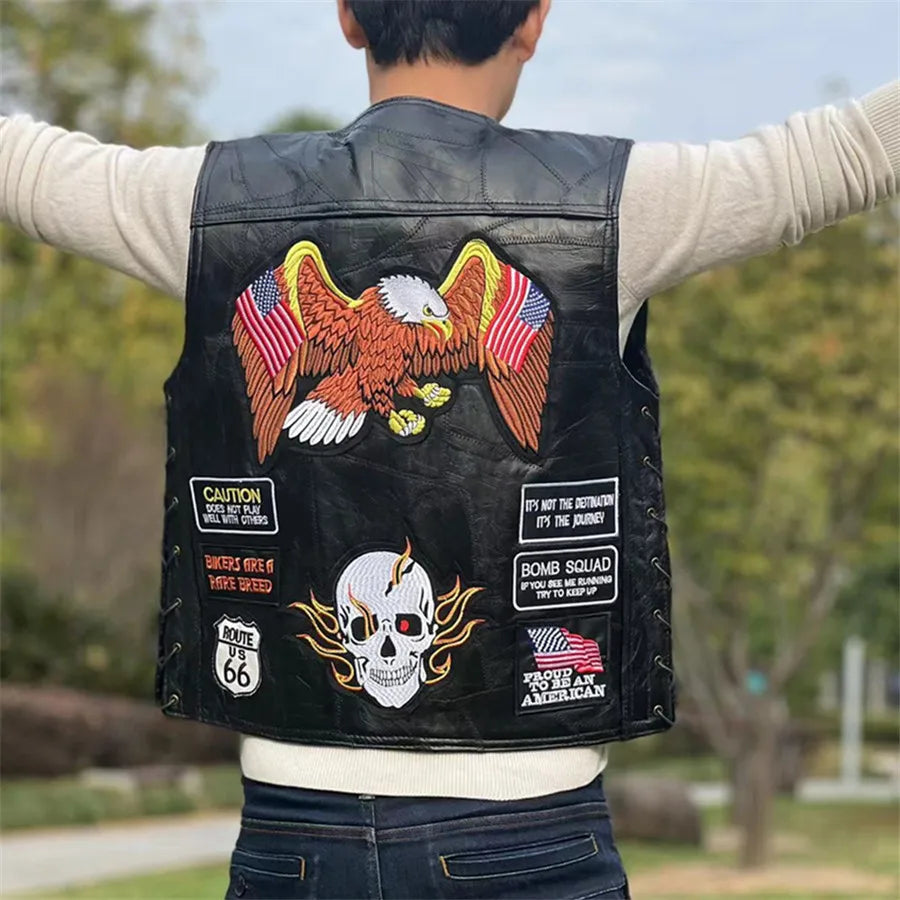 Gilet biker en cuir noir brodé de patchs - vue - vue 2