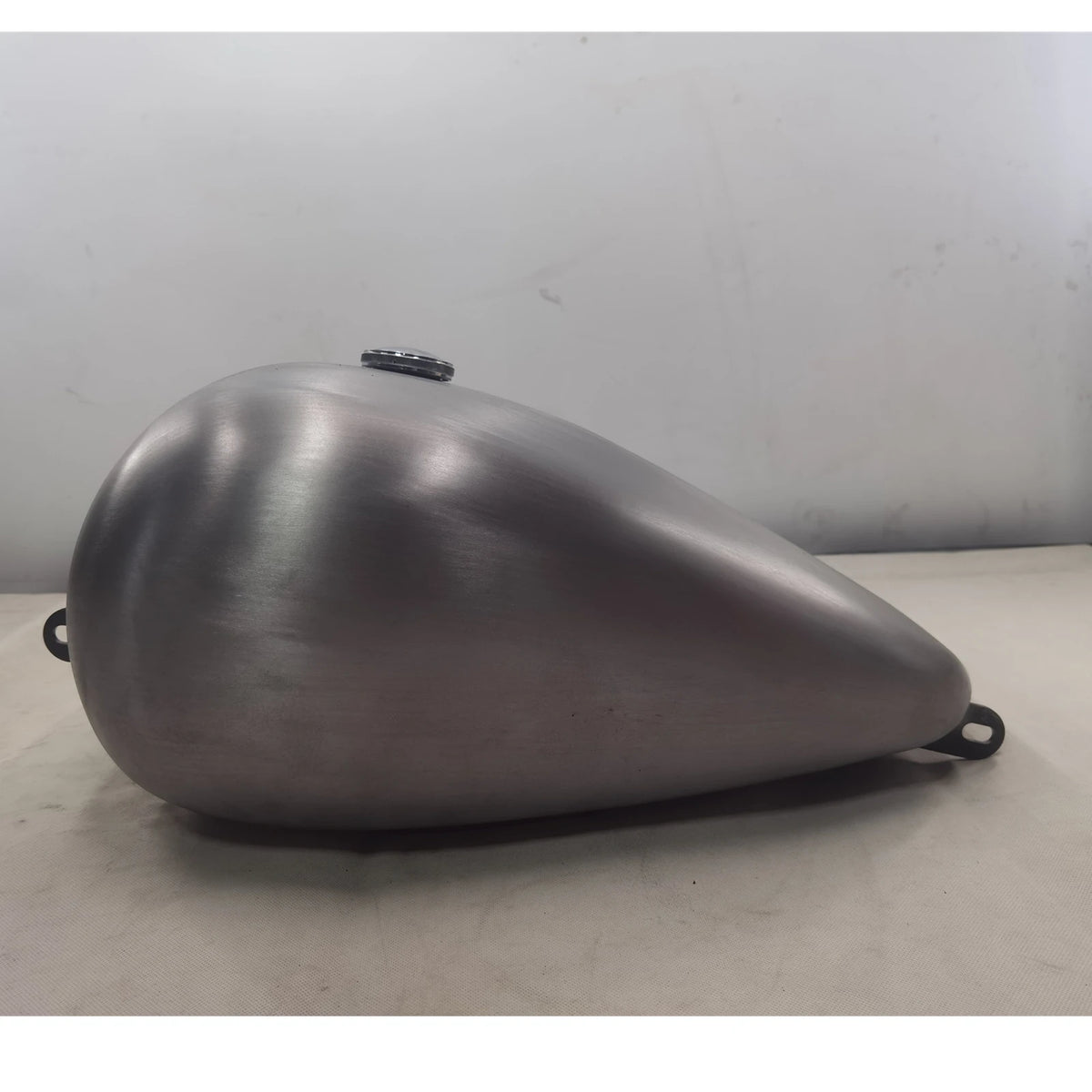 Réservoir d'essence brut grande capacité pour moto Harley-Davidson Softail - vue 2