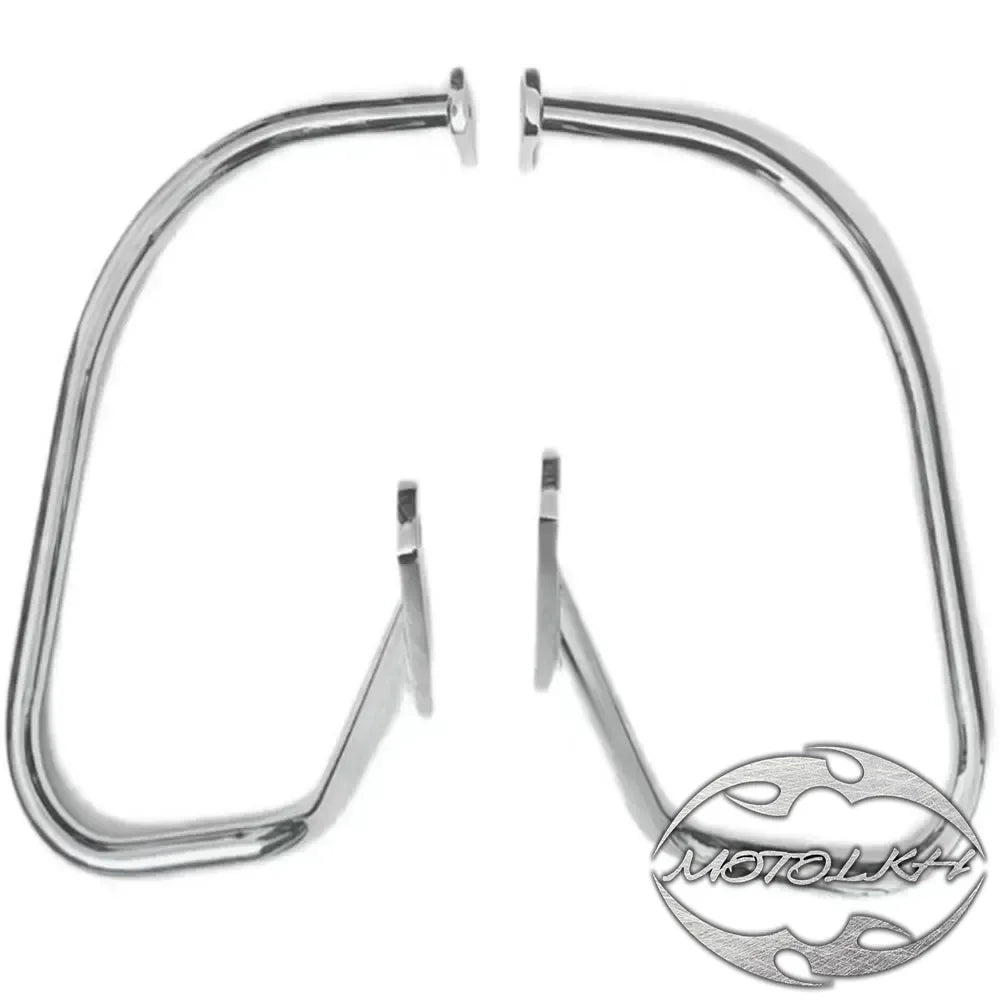 Arceau de protection chromé autour des sacoches d'une Harley-Davidson Softail - vue 2