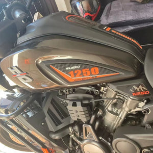 Sticker de protection 3D en caoutchouc orange pour réservoir de Harley Pan America 1250 - vue 3