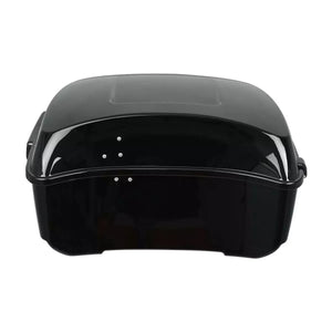 Malle top case noire avec dossier passager enveloppant sur une Harley-Davidson Touring - vue 3