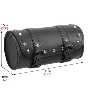 Petite sacoche moto en cuir noir de forme cylindrique fixée près du guidon - vue 5