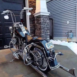 Arceau chromé de protection de sacoche sur Harley Softail - vue 2