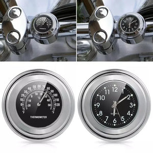 Horloge et thermomètre noirs fixés sur le guidon d'une moto - vue 5
