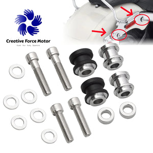 Kit de fixation en aluminium monté sur le sissy bar d'une Harley-Davidson Softail - vue 1