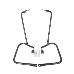 Barre de protection chromée soutenant les sacoches d'une Harley-Davidson Touring - vue 8