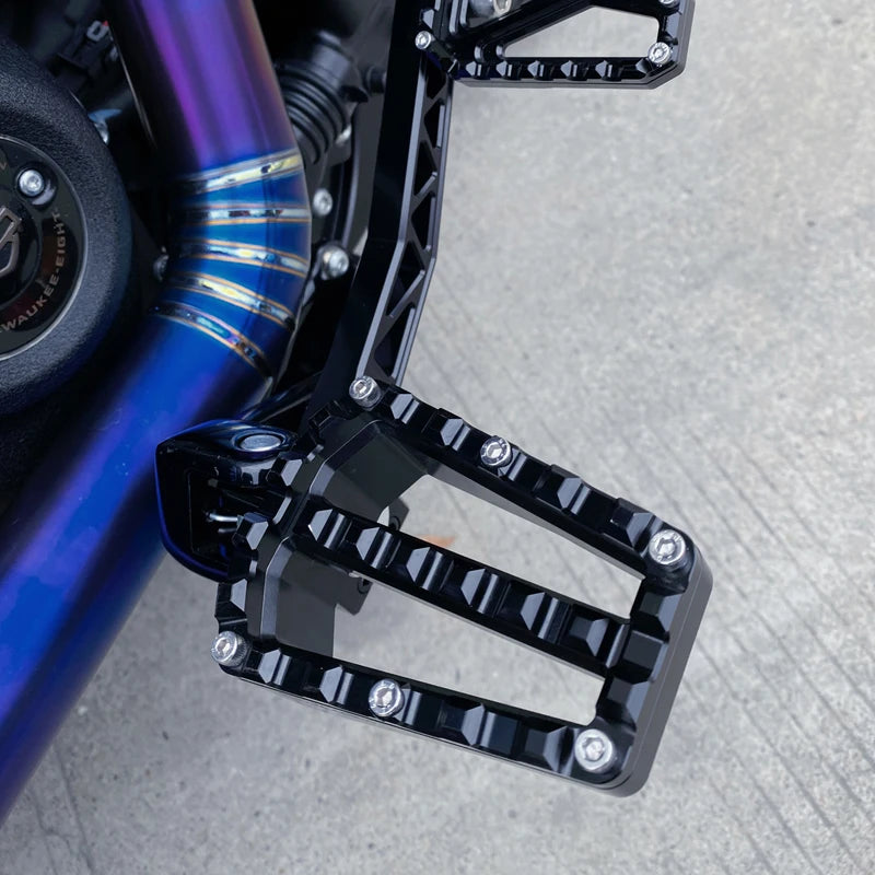 Repose-Pieds Larges (Floorboards) Combinés Conducteur/Passager - Harley-Davidson Softail Low Rider, Street Bob, Fat Bob, Sport Glide – photo 3/23