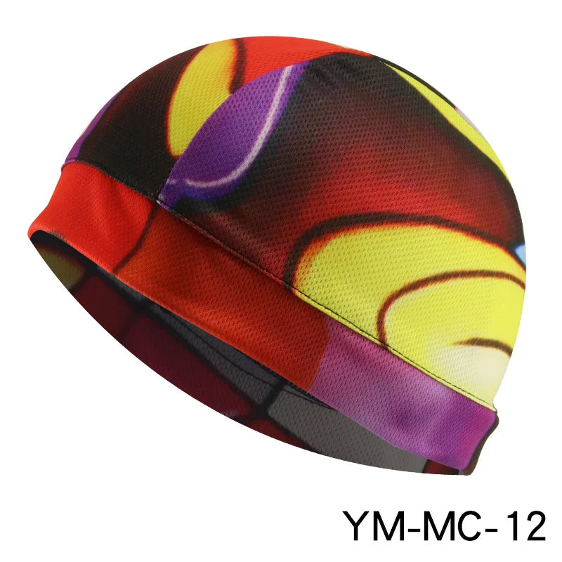 Bonnet fin coupe-vent porté sous un casque de moto - vue 17