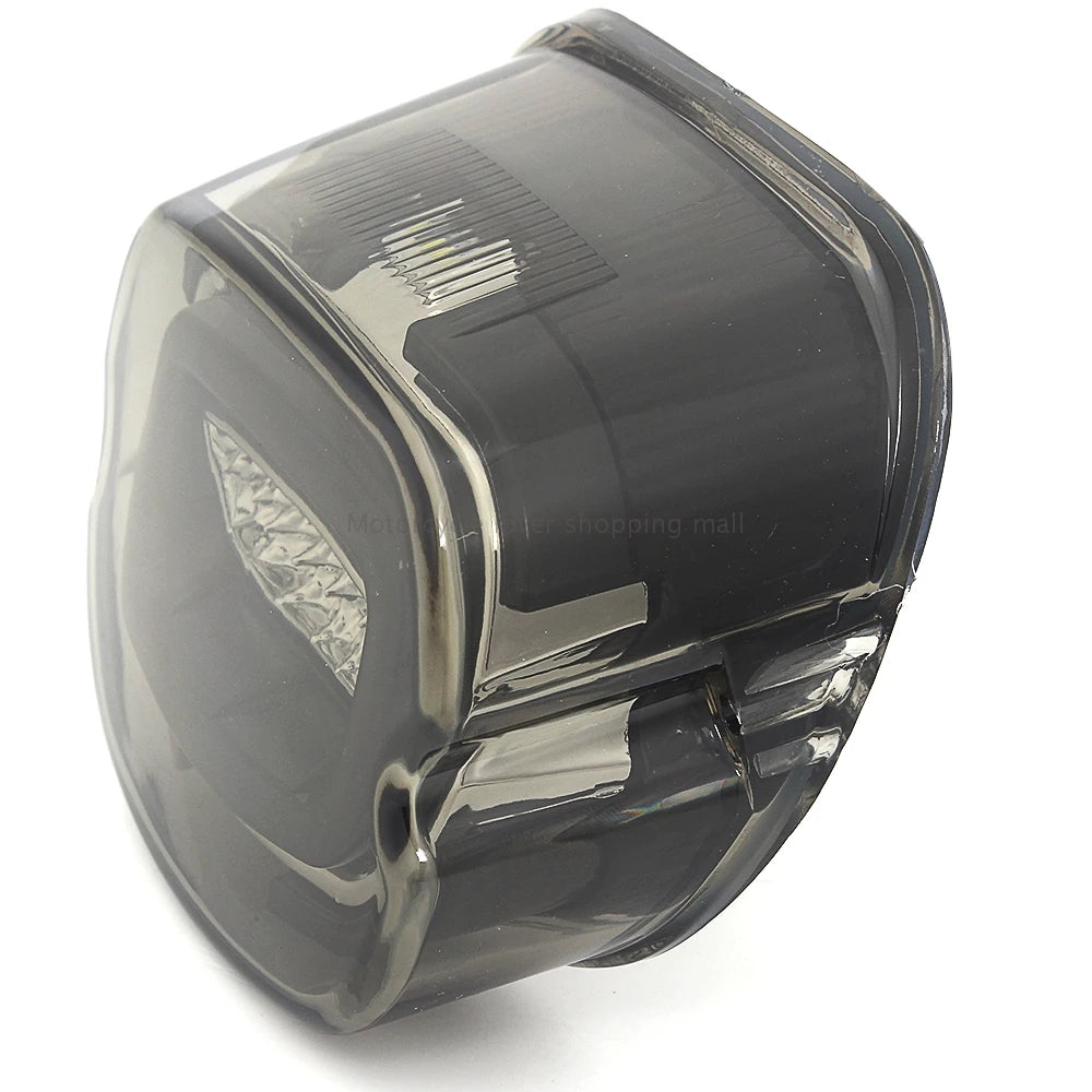 Feu arrière LED fumé avec clignotants intégrés pour Harley Softail Dyna Touring - vue 4
