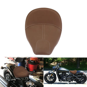 Selle solo en cuir noir montée sur une moto Indian Scout - vue 3