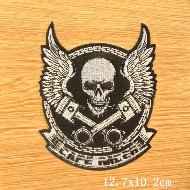 Écusson brodé crâne et cœur style moto biker - vue 21