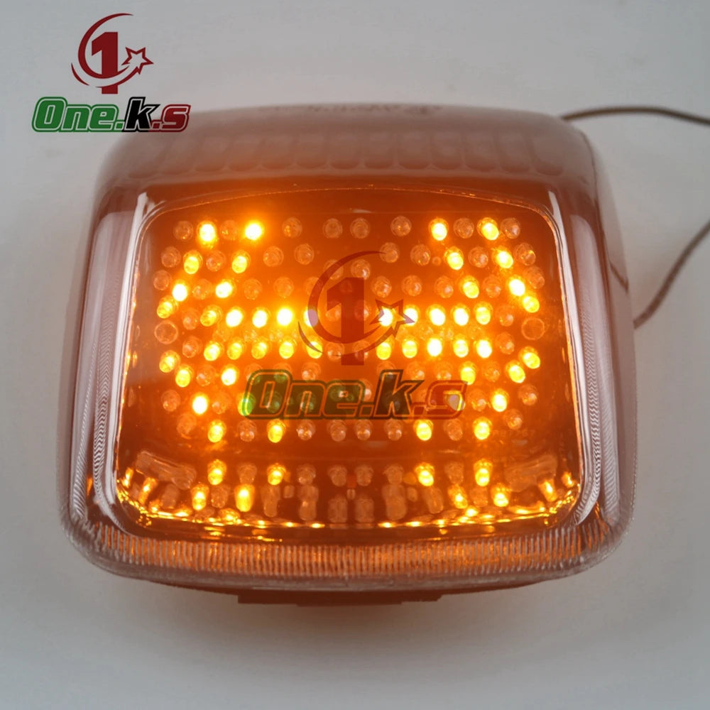 Feu arrière LED à clignotants intégrés pour Harley V-Rod - vue 5