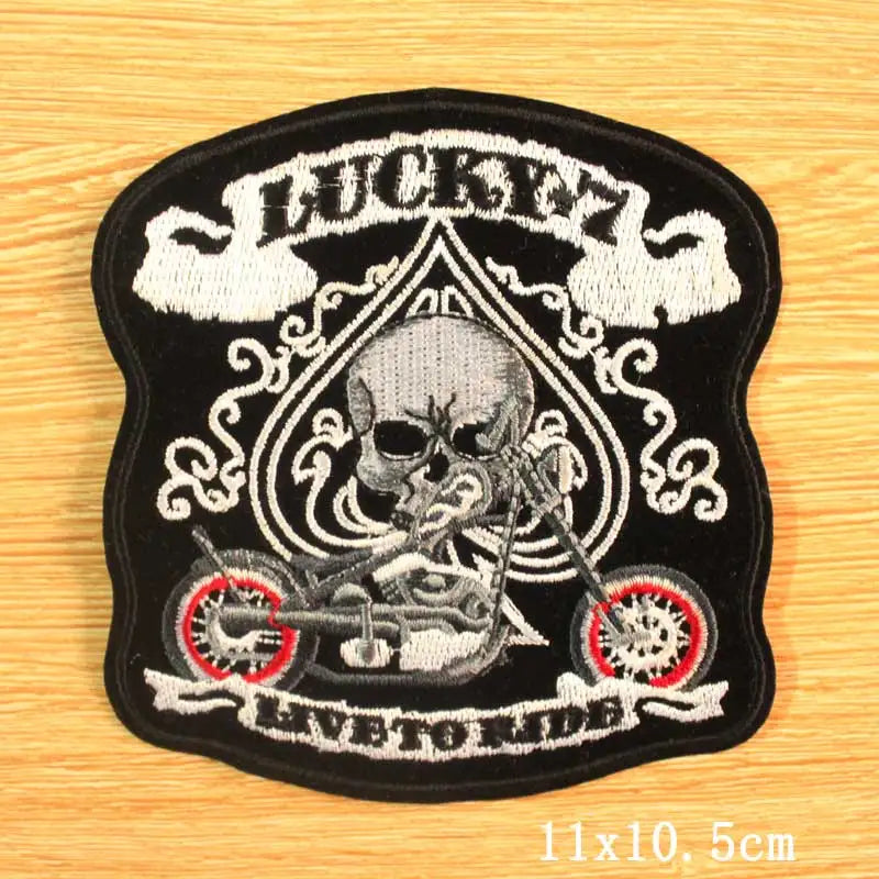 Écusson brodé crâne et cœur style moto biker - vue 26