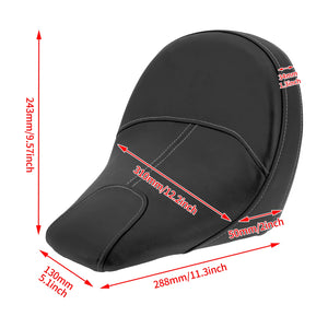 Selle solo en cuir noir montée sur une moto Indian Scout - vue 6