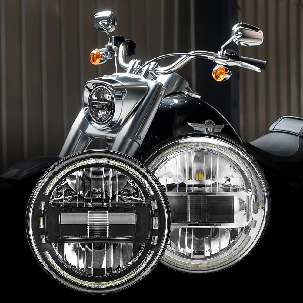 Phare LED projecteur noir monté sur une Harley-Davidson Touring - vue 1