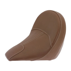 Selle solo en cuir noir montée sur une moto Indian Scout - vue 4