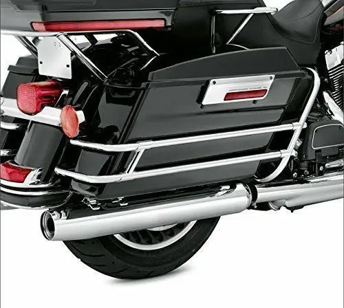 Garde double rail chromé autour des sacoches d'une Harley-Davidson Touring - vue 6