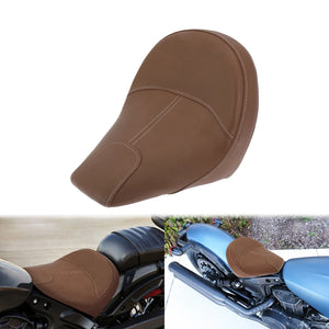 Selle solo en cuir noir montée sur une moto Indian Scout - vue 8