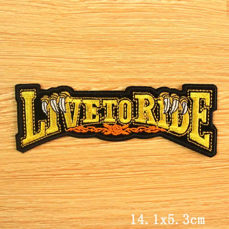Écusson brodé crâne et cœur style moto biker - vue 17