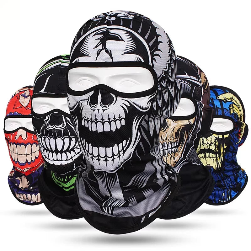 Cagoule imprimée tête de mort portée en sous-casque pour moto - vue 1