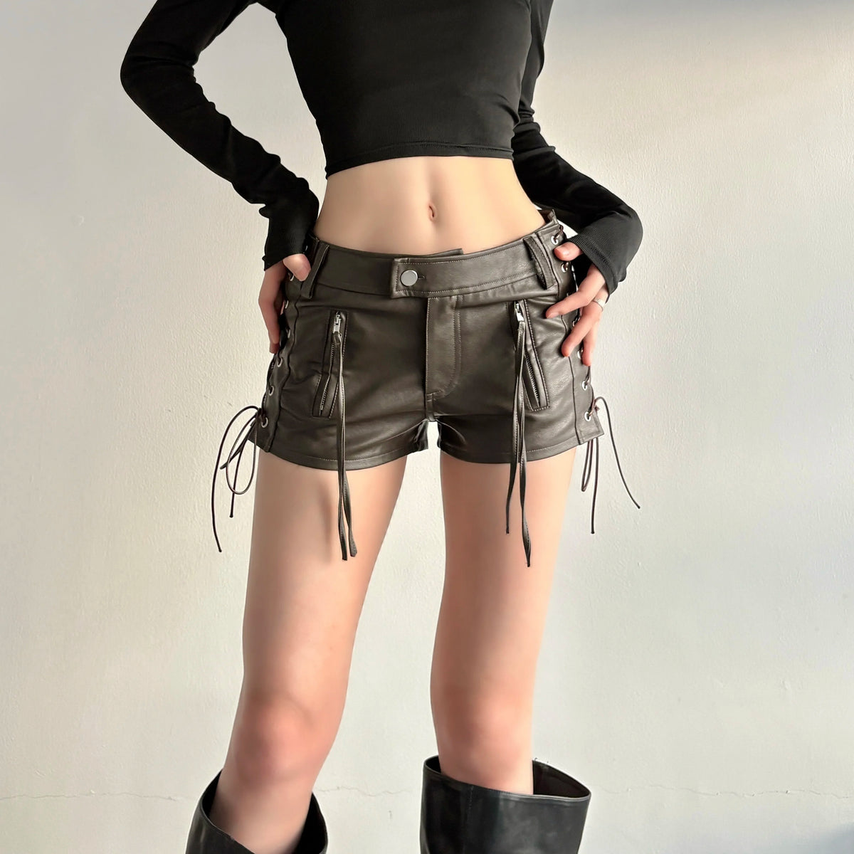 Short simili cuir taille basse style punk streetwear - vue 6