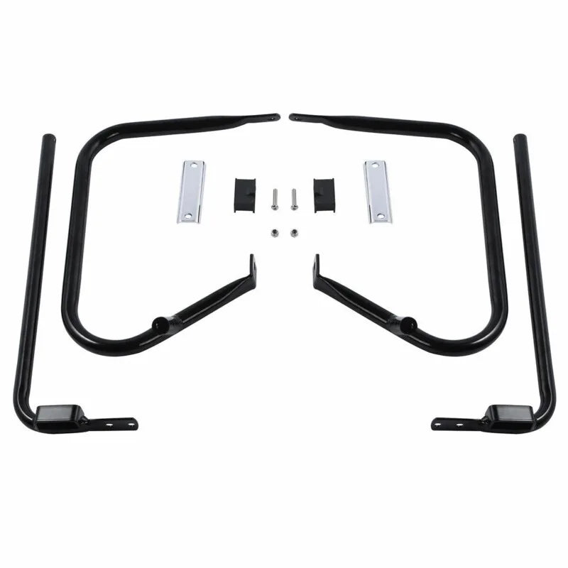 Barre de protection chromée soutenant les sacoches d'une Harley-Davidson Touring - vue 6