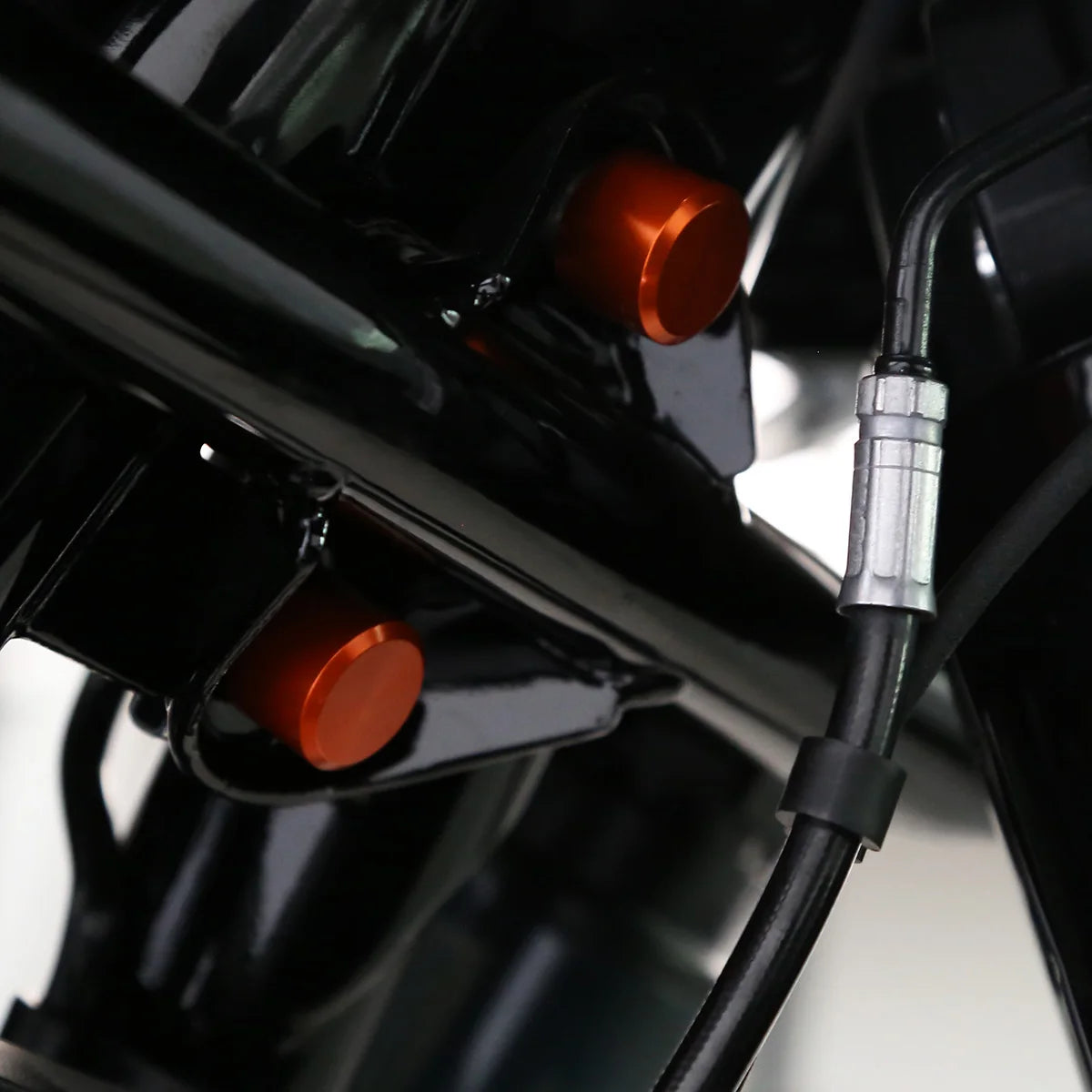 Caches de vis aluminium pour Harley Road Glide et Street Glide - vue 4