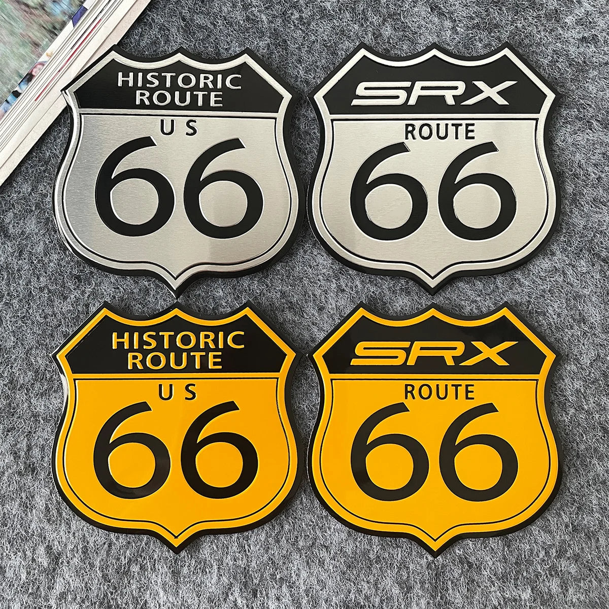 Emblème autocollant aluminium Route 66 sur carrosserie de moto - vue 6
