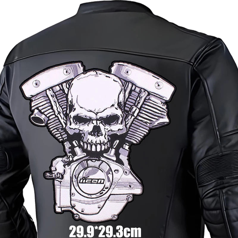 Écusson brodé motif tête de mort motard sur fond noir - vue de face - vue 6
