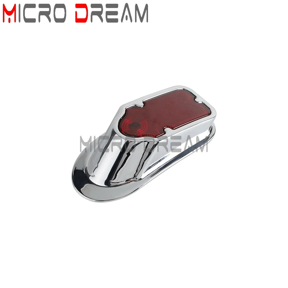 Feu arrière LED rouge style Tombstone fixé sur le garde-boue d'une Harley-Davidson Softail - vue 4