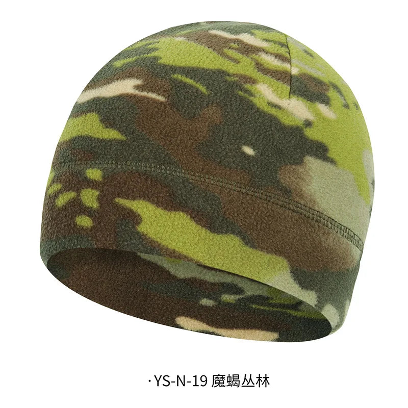 Cagoule polaire camouflage pour l'hiver, portée sous un casque moto - vue 14