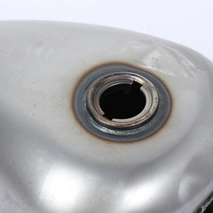 Réservoir d'essence compact au design rétro pour moto bobber custom - vue 3
