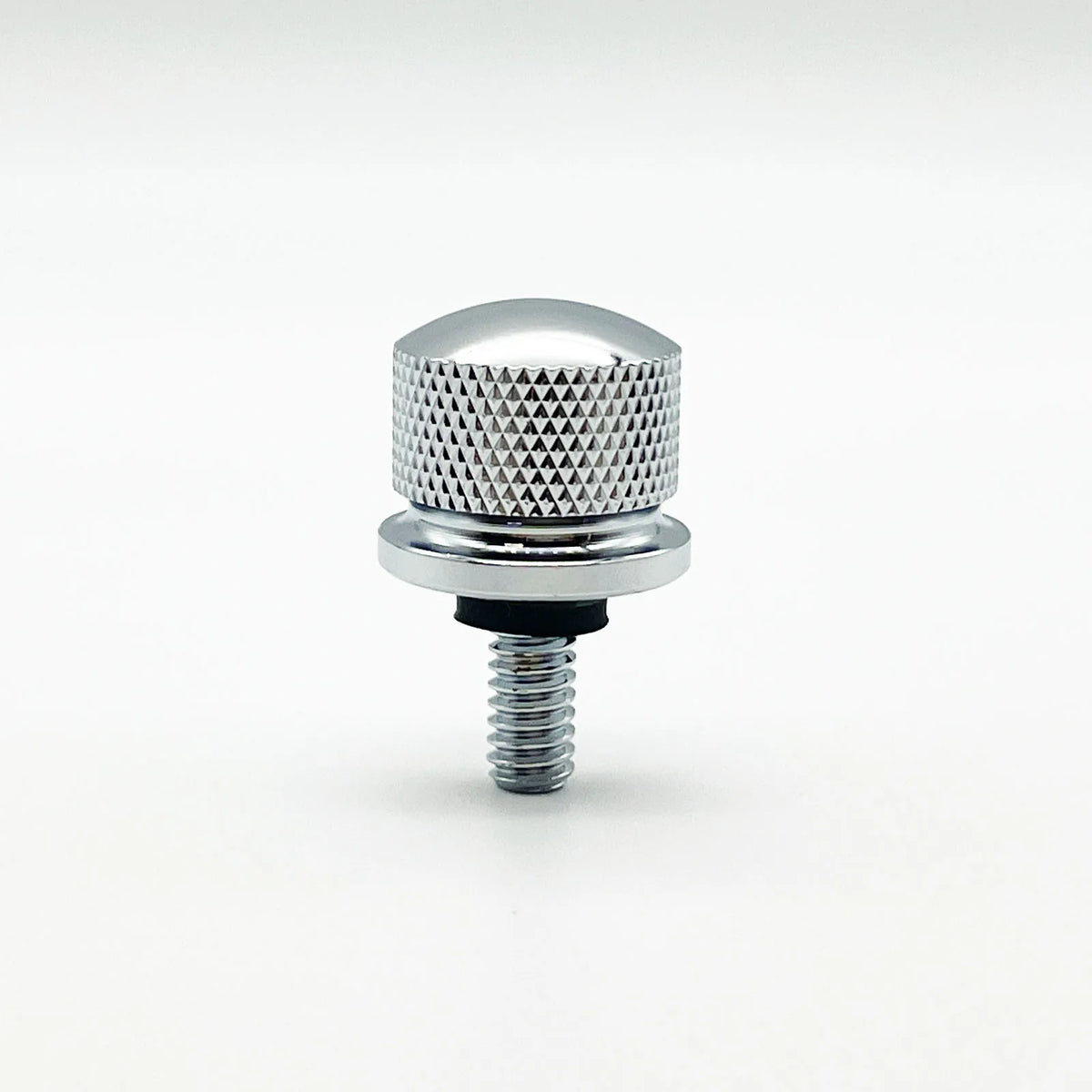 Cache de vis de fixation de selle en aluminium sur une Harley-Davidson - vue 9