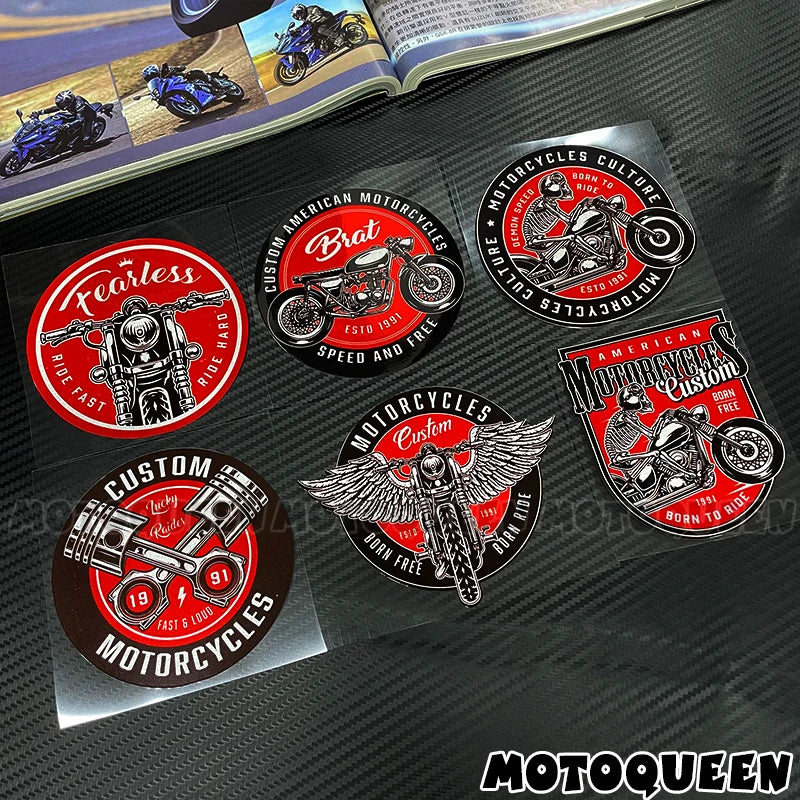 Autocollant vintage tête de mort sur réservoir de moto - vue 1