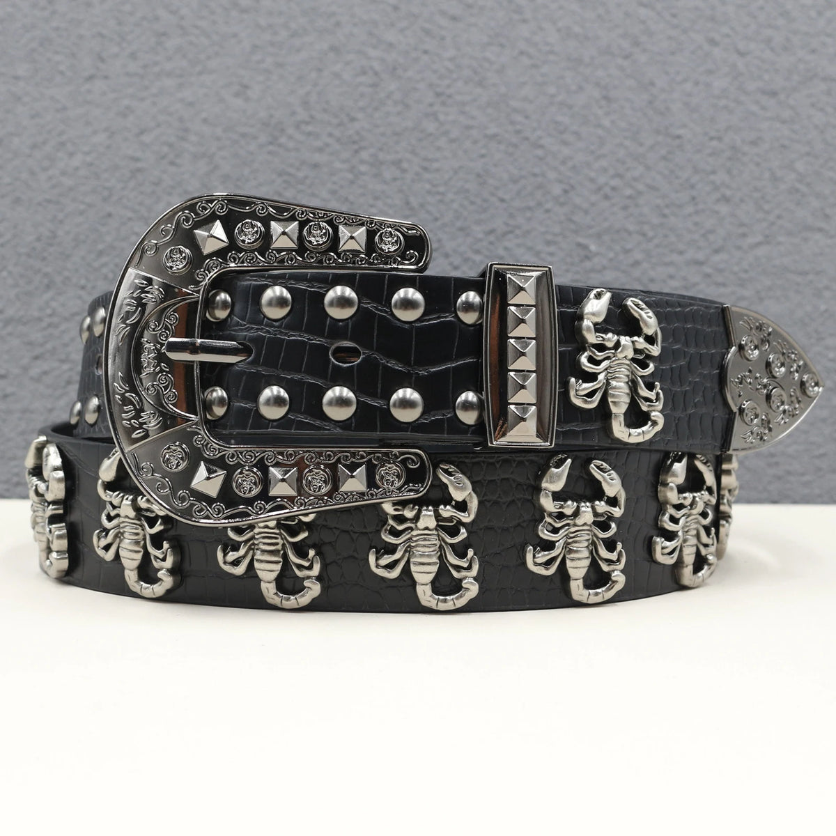 Ceinture en similicuir noir avec rivets métalliques et boucle punk - vue 18