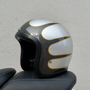 Casque moto rétro compact noir style japonais - vue de trois quarts - vue 10