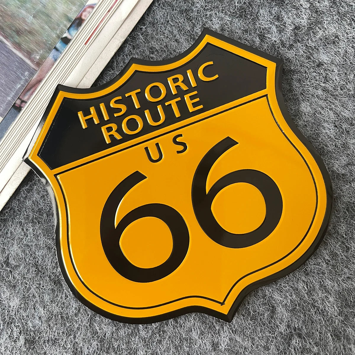 Emblème autocollant aluminium Route 66 sur carrosserie de moto - vue 7