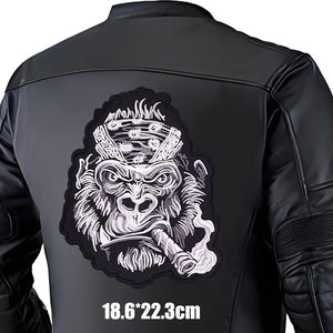 Écusson brodé motif tête de mort motard sur fond noir - vue de face - vue 43