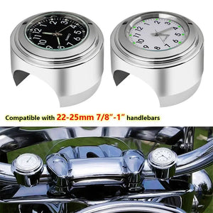 Horloge et thermomètre noirs fixés sur le guidon d'une moto - vue 3