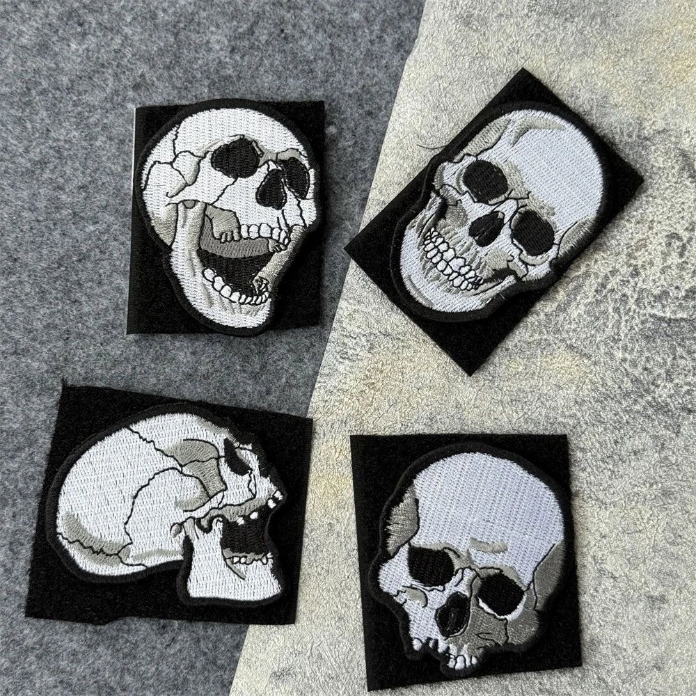 Écusson tactique brodé tête de mort punk avec fixation velcro - vue 2