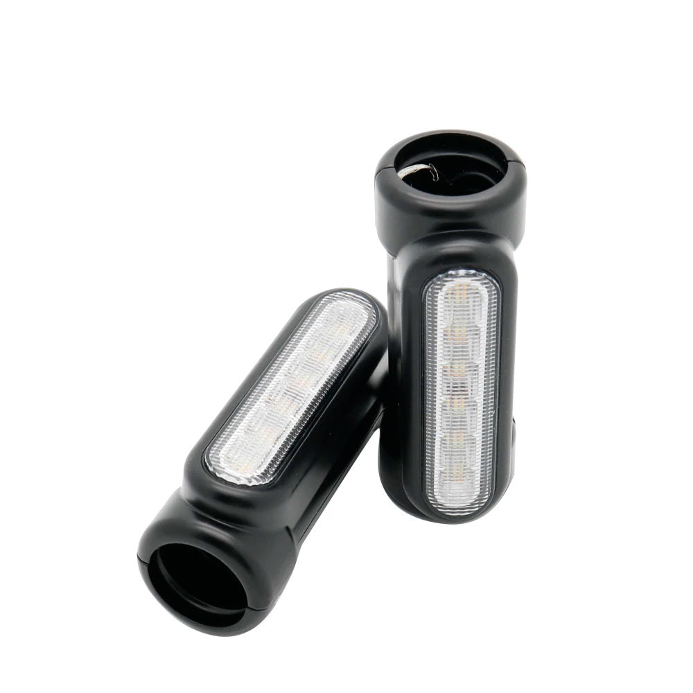 Feu LED chromé fixé sur un pare-carters de Harley-Davidson - vue 3